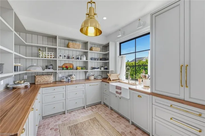 839 Chestnut Ct, Marco Island, Florida 34145