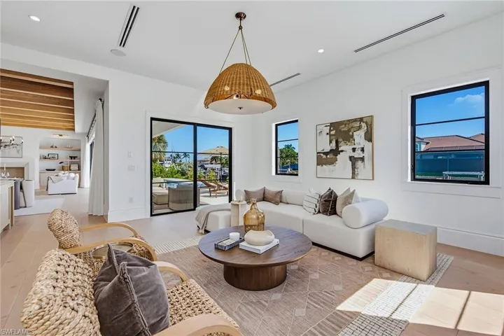 839 Chestnut Ct, Marco Island, Florida 34145
