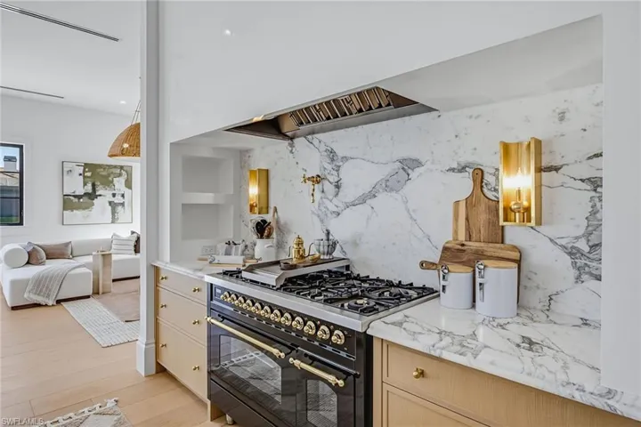 839 Chestnut Ct, Marco Island, Florida 34145