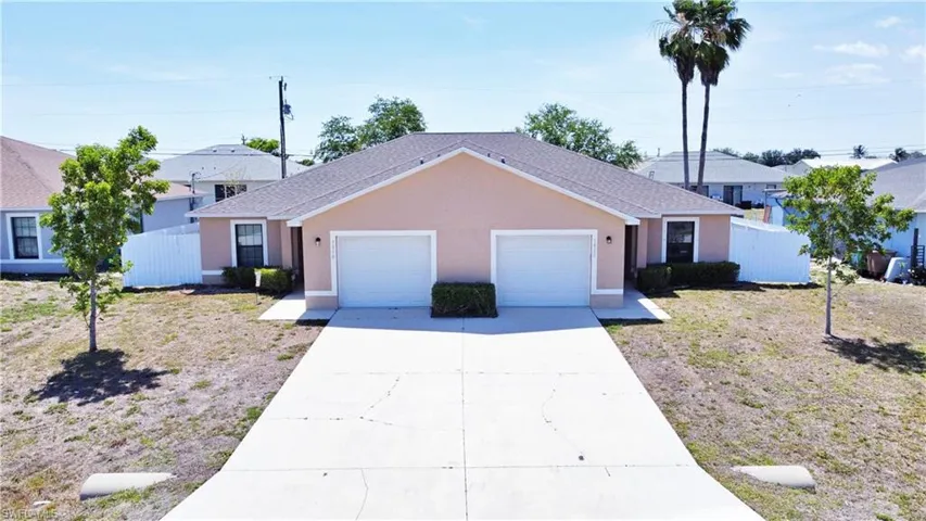 1020/1022 NE 8th  PL, Cape Coral, FL 33909