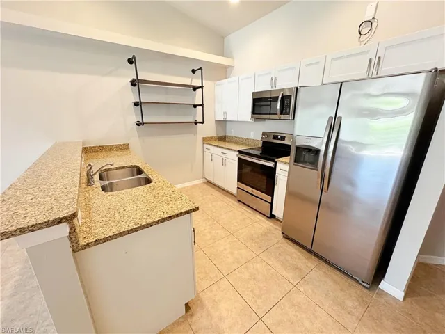 1020/1022 NE 8th  PL, Cape Coral, FL 33909