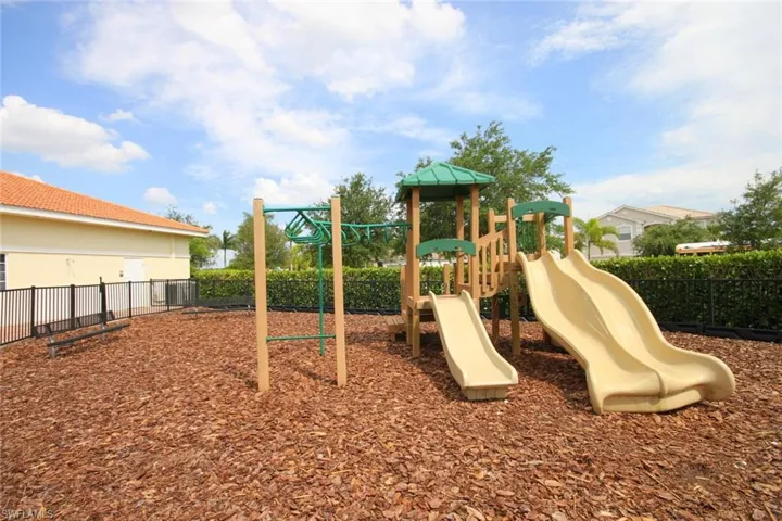 1720  BIRDIE  DR, Naples, FL 34120
