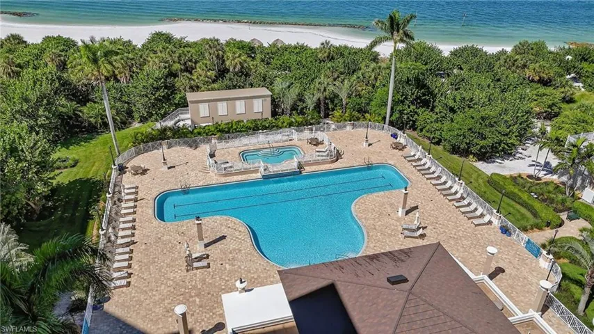 Riviera Community Pool