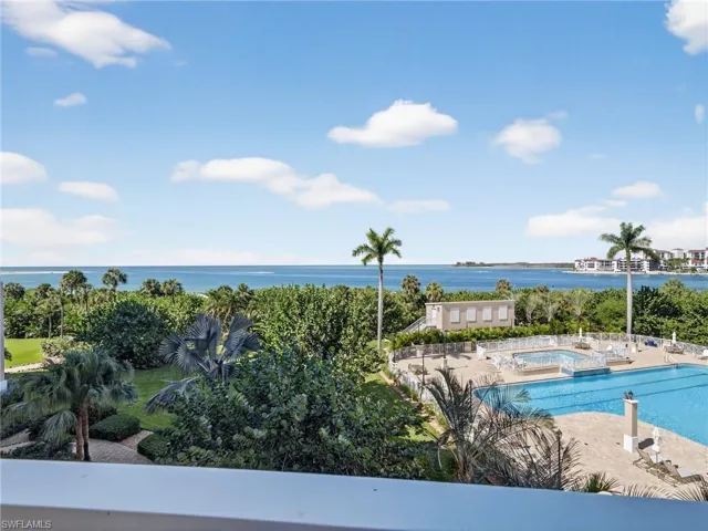 Endless Tropical Views