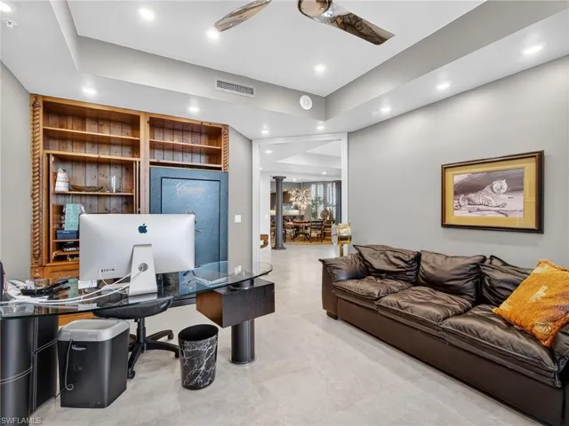 3rd Bedroom / Office