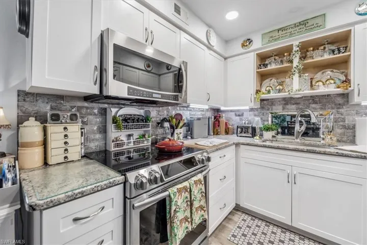 2290 Aaron St 207, Port Charlotte, Florida 33952