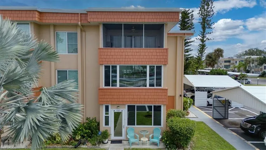 2290 Aaron St 207, Port Charlotte, Florida 33952