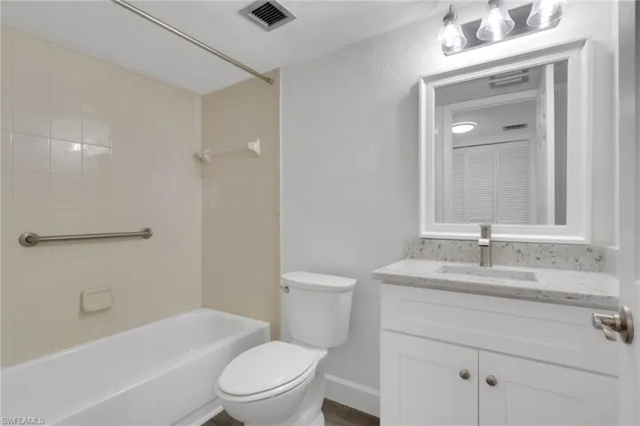4280 Se 20th Pl 402, Cape Coral, Florida 33904