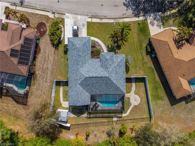 Bird's eye view of a pool area