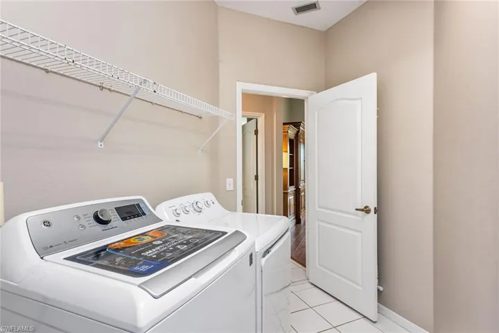 7156  Falcons Glen  BLVD, Naples, FL 34113
