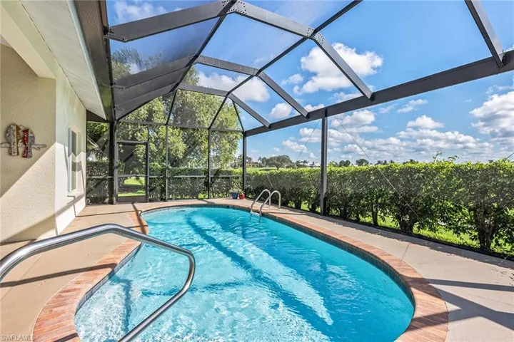 7156  Falcons Glen  BLVD, Naples, FL 34113