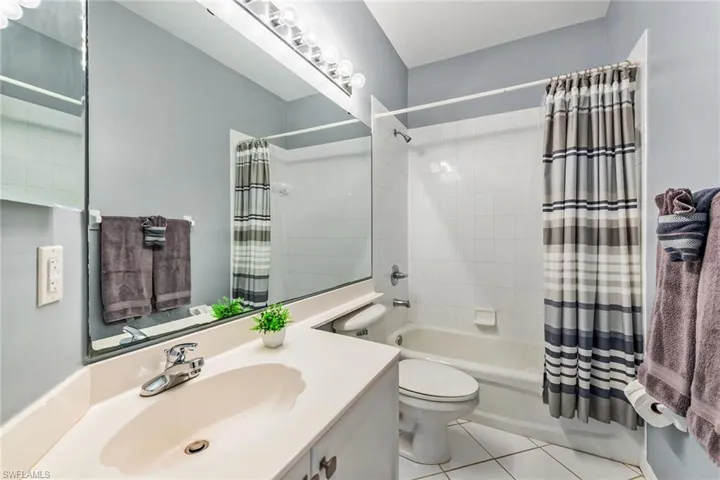 7156  Falcons Glen  BLVD, Naples, FL 34113