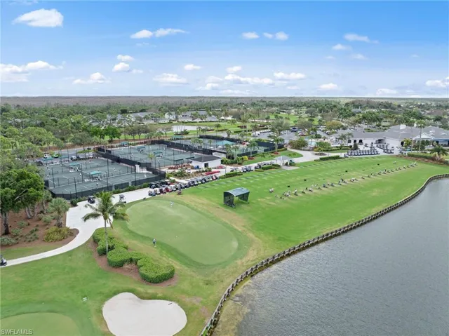 Bird's eye view of a golf course