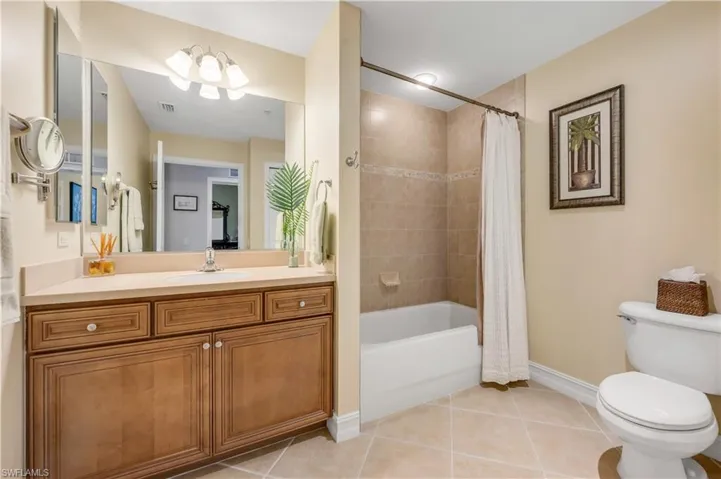 10506  Smokehouse Bay  DR, Naples, FL 34120