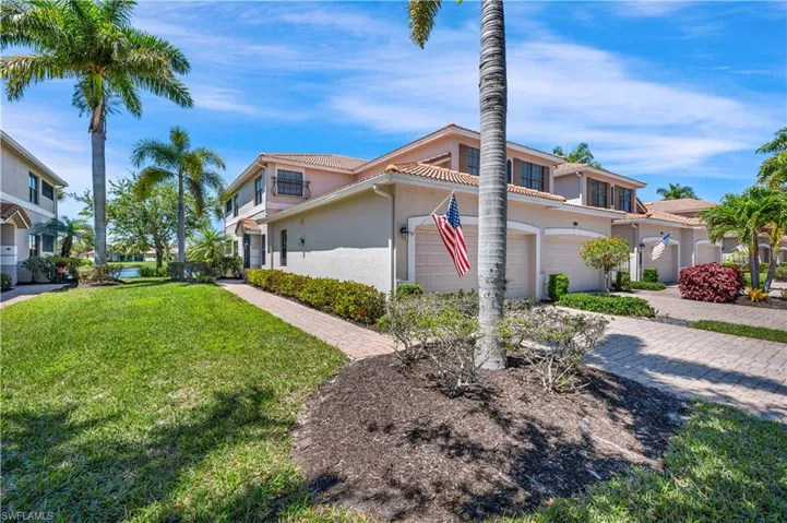10506  Smokehouse Bay  DR, Naples, FL 34120