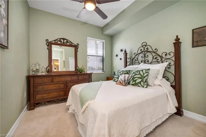 10506  Smokehouse Bay  DR, Naples, FL 34120