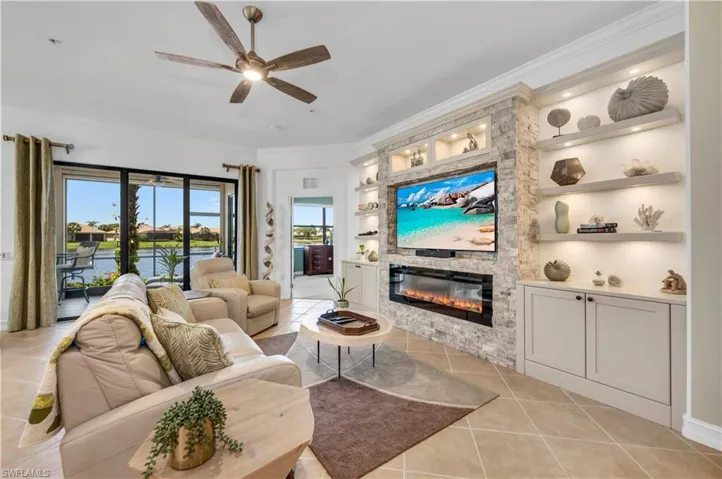 10506  Smokehouse Bay  DR, Naples, FL 34120