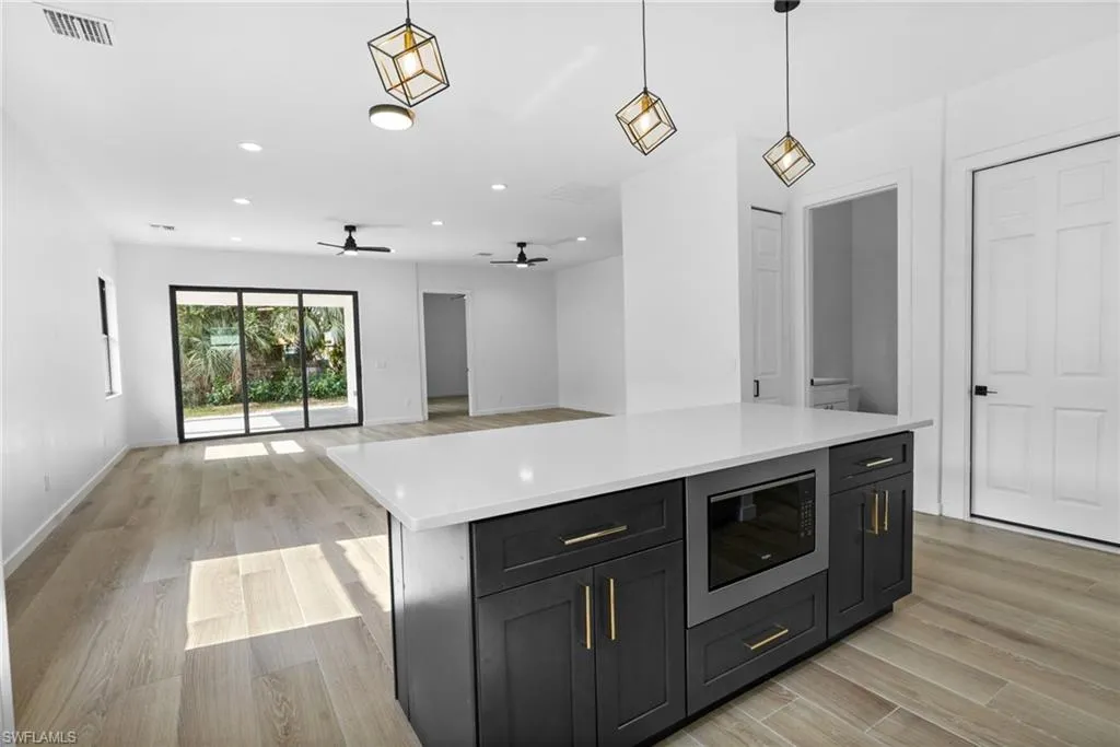 1916 Jefferson AVE, Fort Myers, FL 33901,225040414