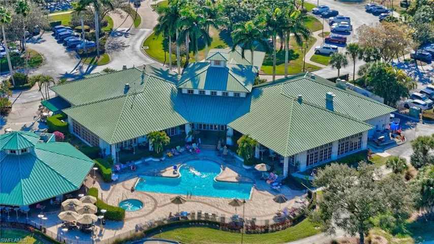 Bird's eye view of a pool area