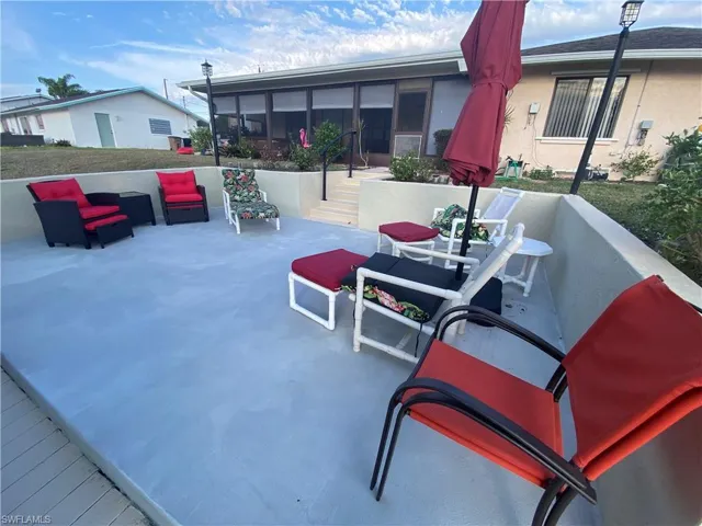 View of patio / terrace with a sunroom and outdoor lounge area