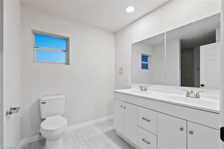 1125 Ne 11th Ter, Cape Coral, Florida 33909