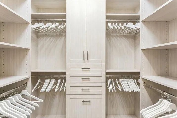 Master walk in closet 2