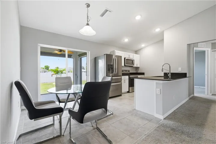 402 Nw 18th Ter, Cape Coral, Florida 33993