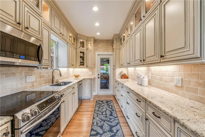 1335  Barcelona  AVE, Fort Myers, FL 33901