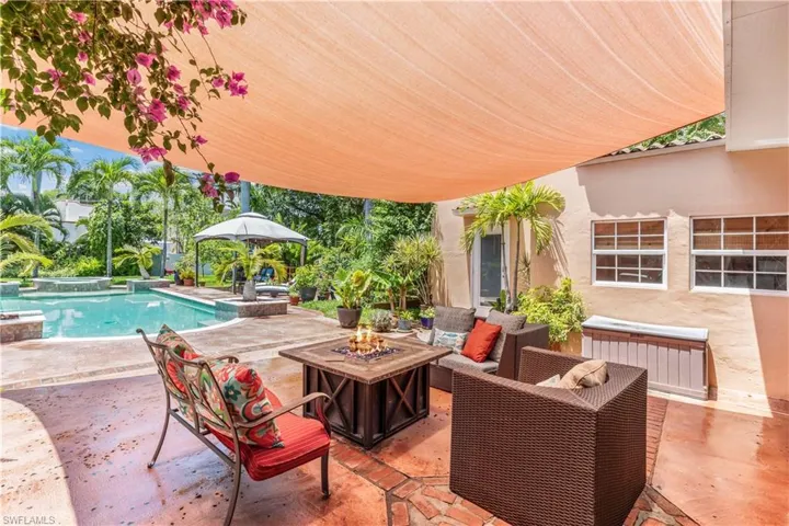 1335  Barcelona  AVE, Fort Myers, FL 33901
