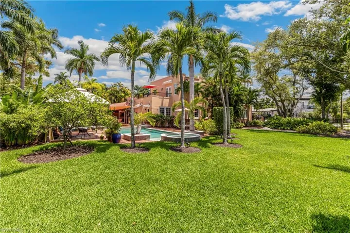 1335  Barcelona  AVE, Fort Myers, FL 33901
