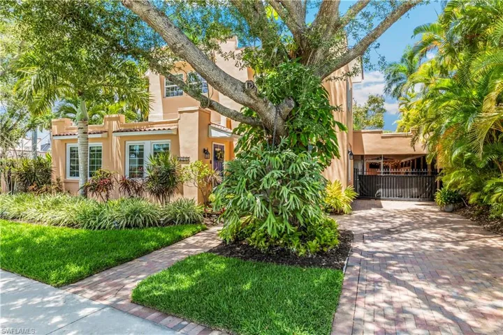 1335  Barcelona  AVE, Fort Myers, FL 33901