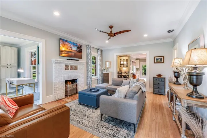 1335  Barcelona  AVE, Fort Myers, FL 33901
