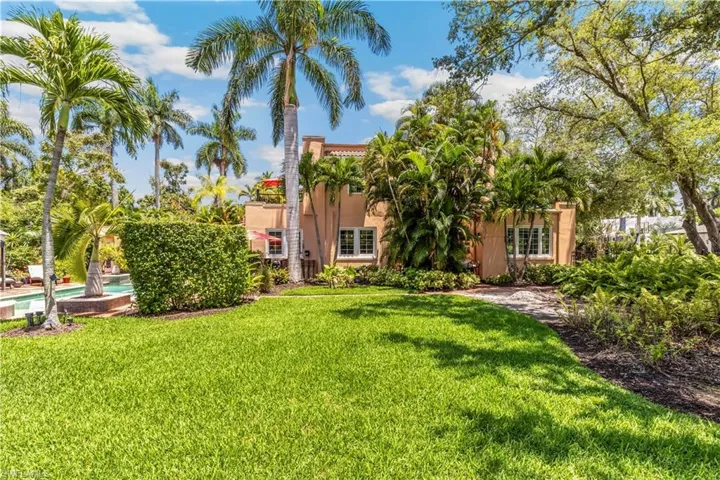 1335  Barcelona  AVE, Fort Myers, FL 33901