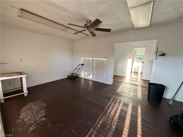 1254  Piney  RD, North Fort Myers, FL 33903