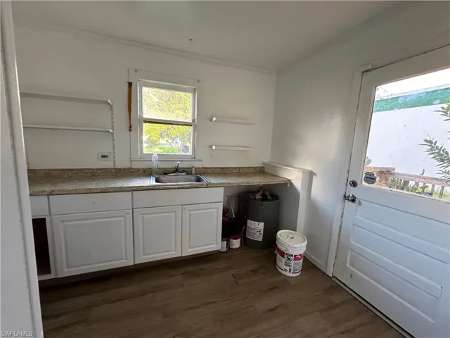 1254  Piney  RD, North Fort Myers, FL 33903