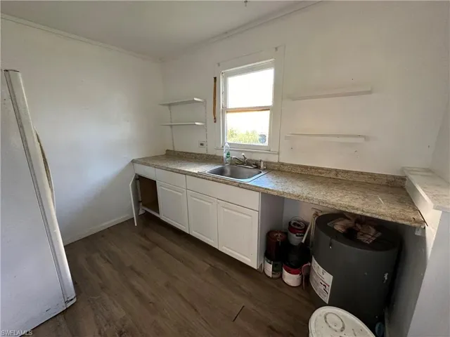 1254  Piney  RD, North Fort Myers, FL 33903