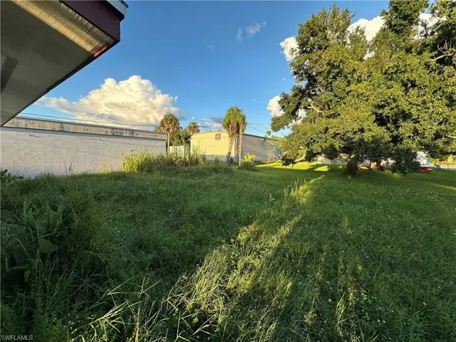 1254  Piney  RD, North Fort Myers, FL 33903