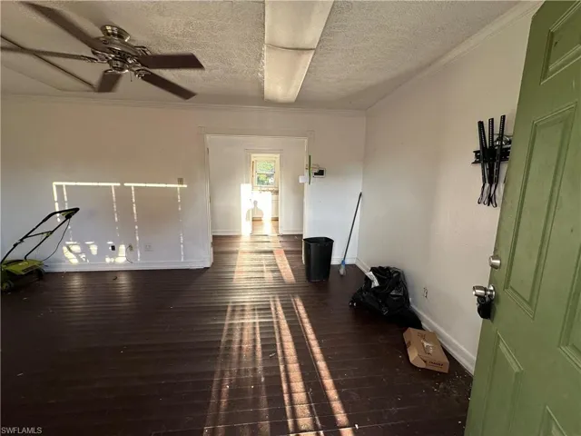 1254  Piney  RD, North Fort Myers, FL 33903