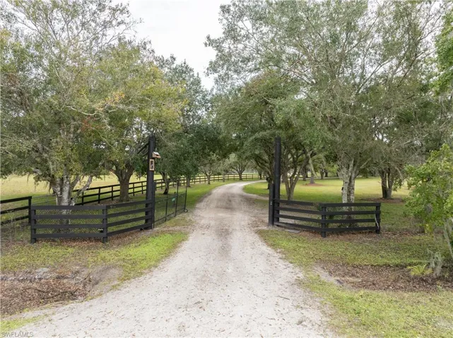 1291 S. Swinging Trail, Muse, FL, 15.21 Acres with pond and 3/2 immaculate home