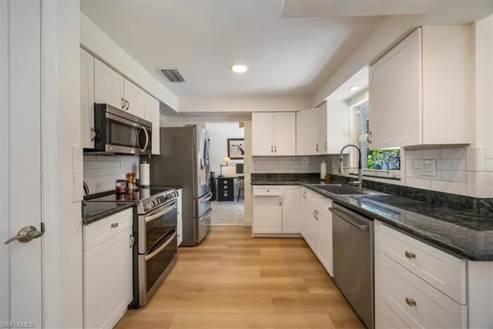 Refrigerator, double range (with convection, air fryer and sous vide capabilities) and microwave 2022 and 2023