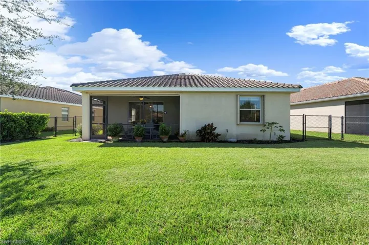 2517 Laurentina Ln, Cape Coral, Florida 33909