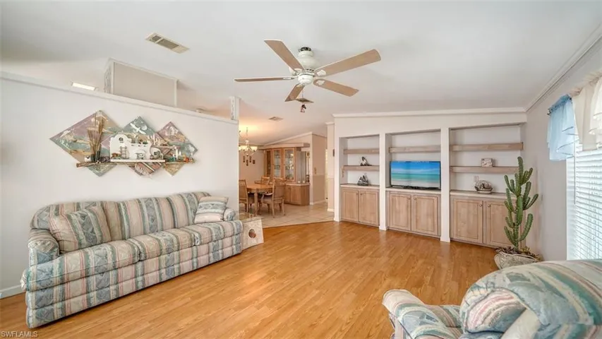 Spacious living room