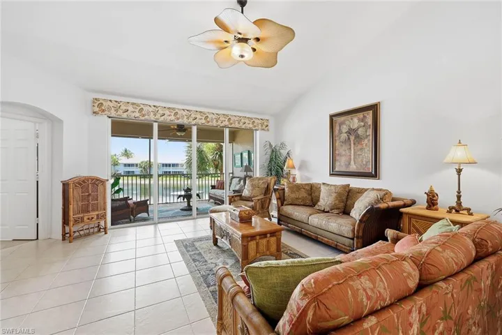 1150 Sweetwater Ln 1207, Naples, Florida 34110