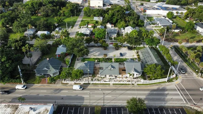 Birds eye view of property