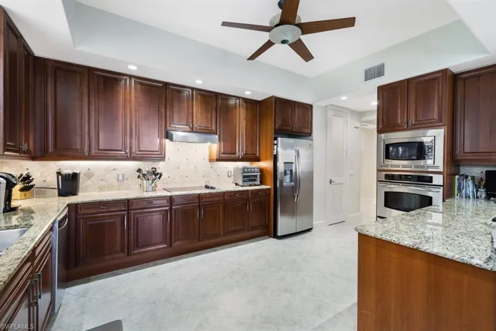 Bright Open chef's kitchen