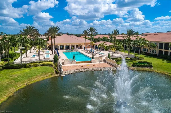Avellino pool and clubhouse
