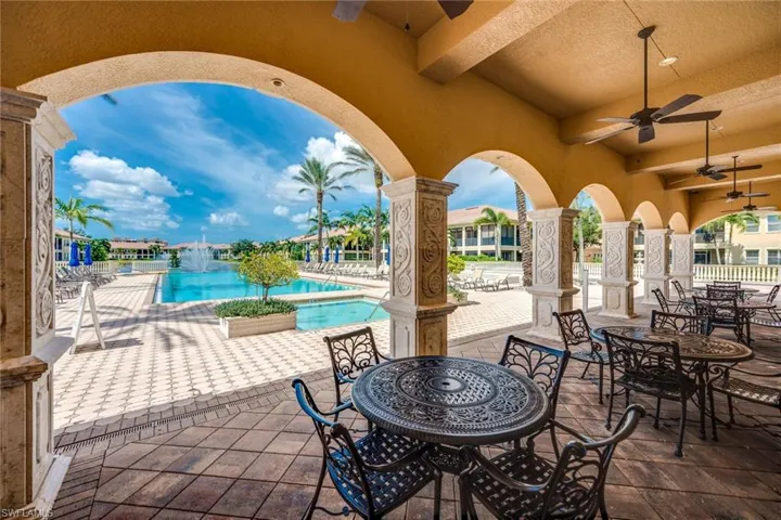 Avellino pool and clubhouse with outdoor dining