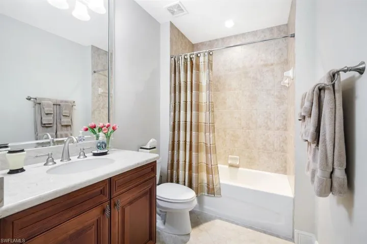 Guest en suite Bathroom