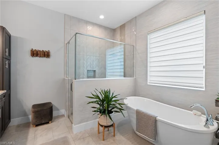 Soaking Tub and large Shower