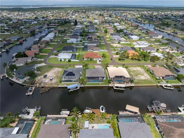 229 33rd Ave, Cape Coral, Florida 33993